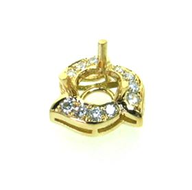 Picture of Three prong round center pendant