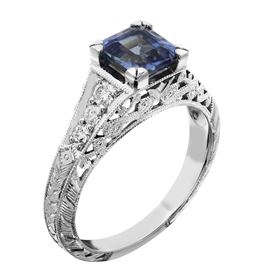 Picture of  Antique ring Radiant center stone 2