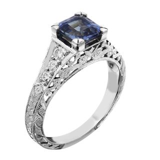 Picture of  Antique ring Radiant center stone 2