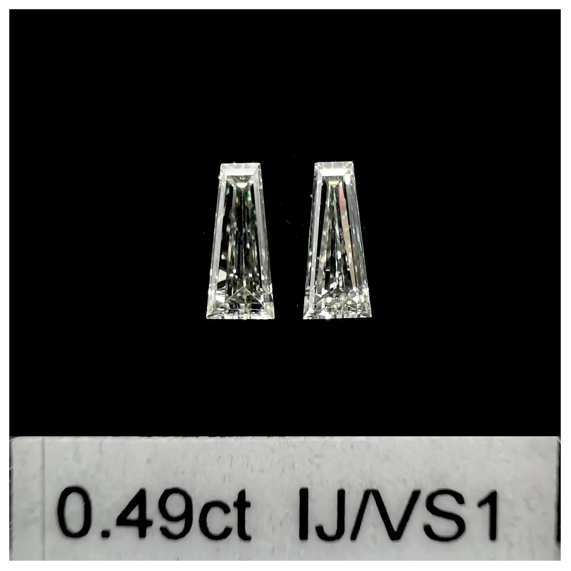 0.49ct matched pair taper baguettes