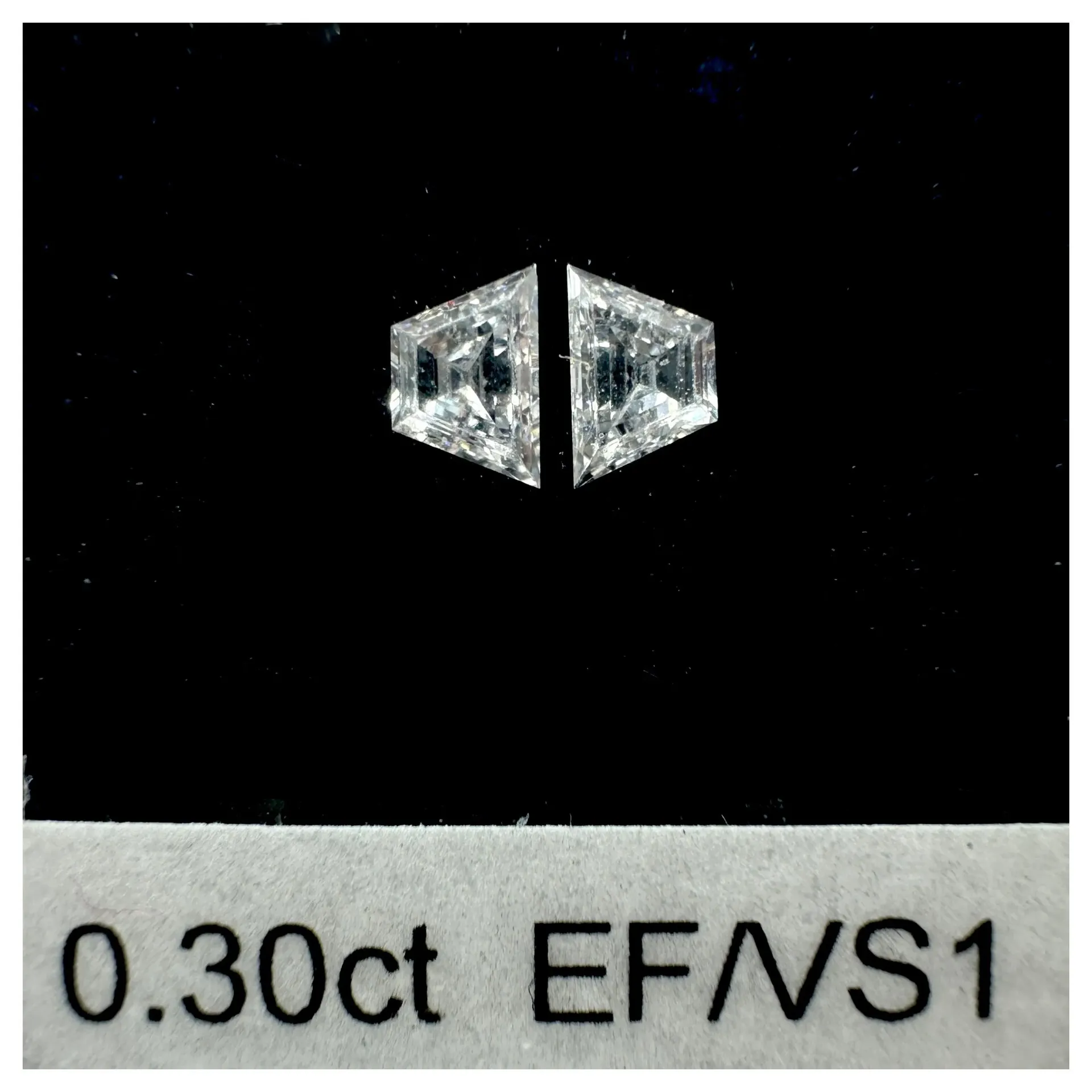 0.30ct matched pair step trapezoid LAB