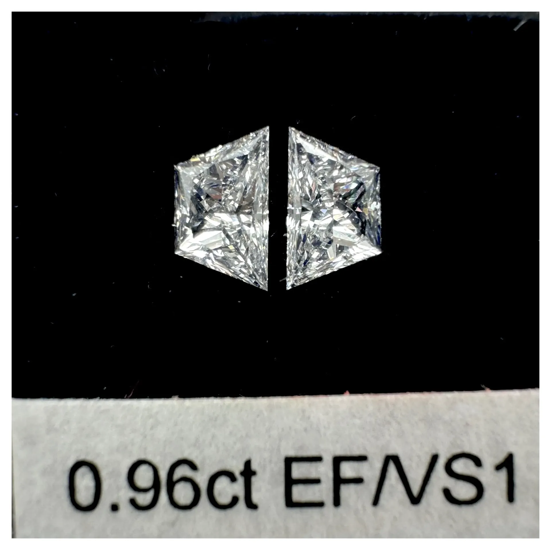 0.96ct matched pair brilliant trapezoid LAB