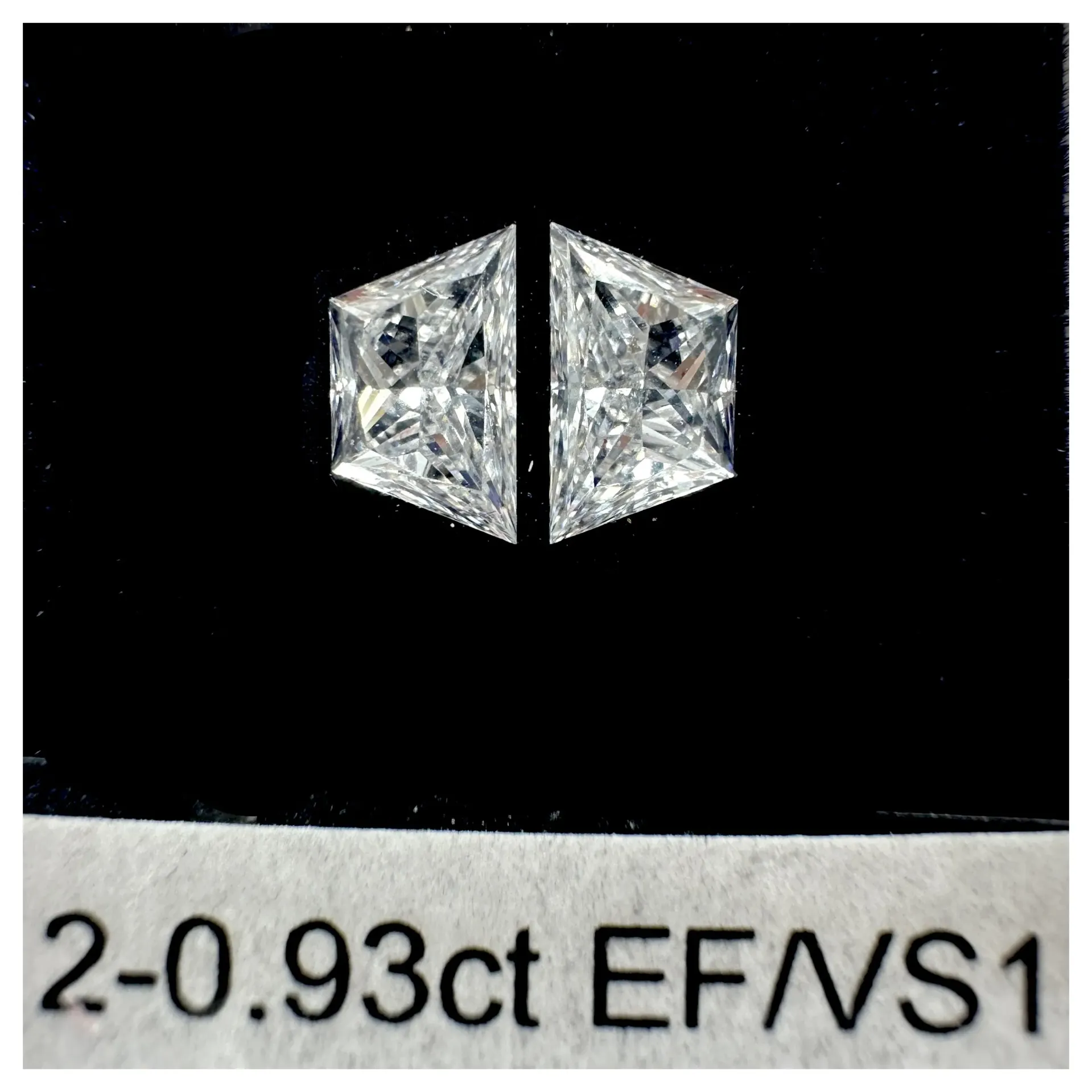 0.93ct matched pair step trapezoid LAB