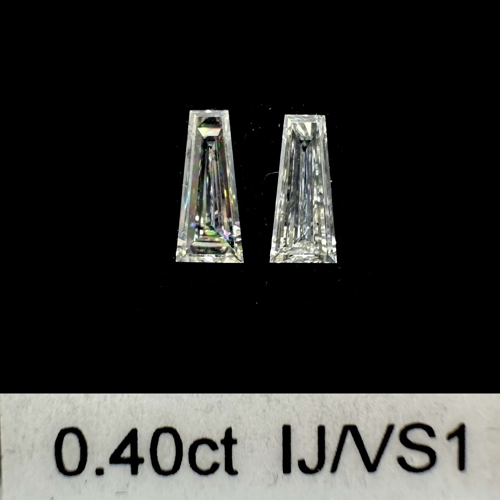 0.40ct matched pair taper baguettes