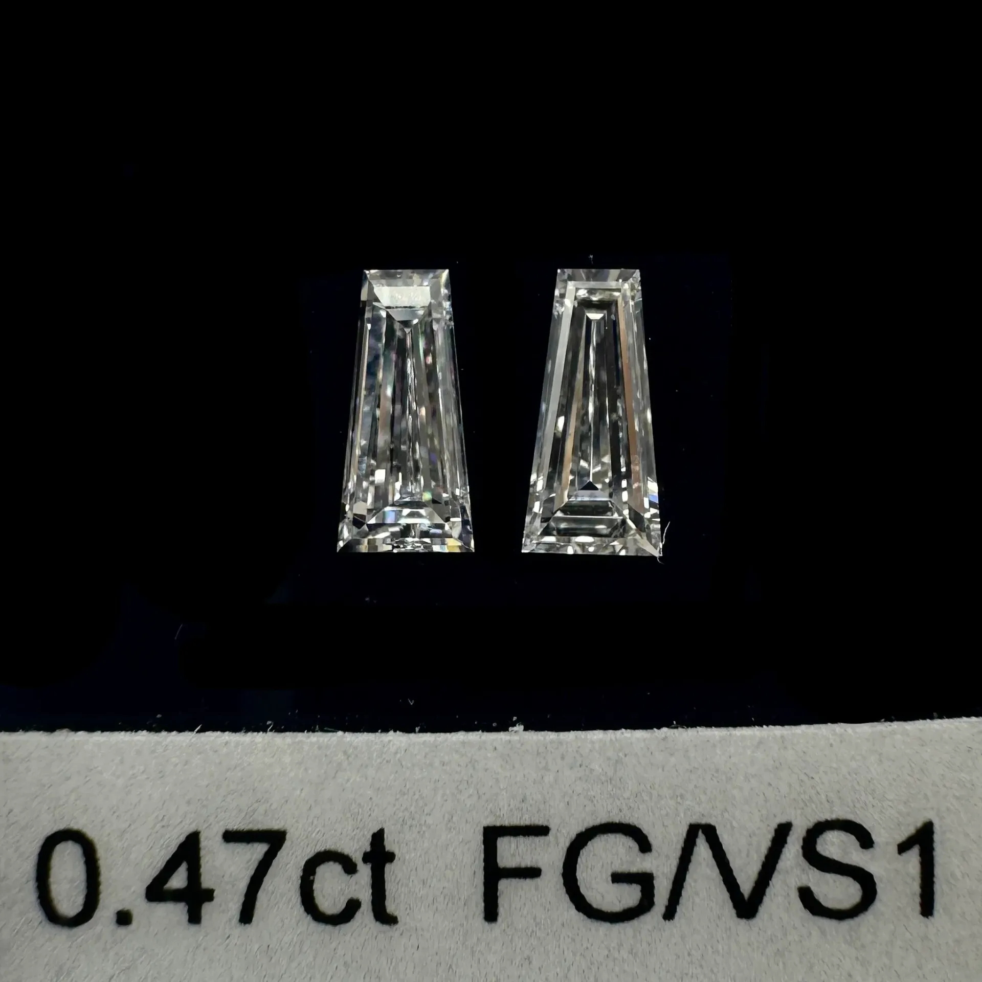 0.47ct matched pair taper baguettes