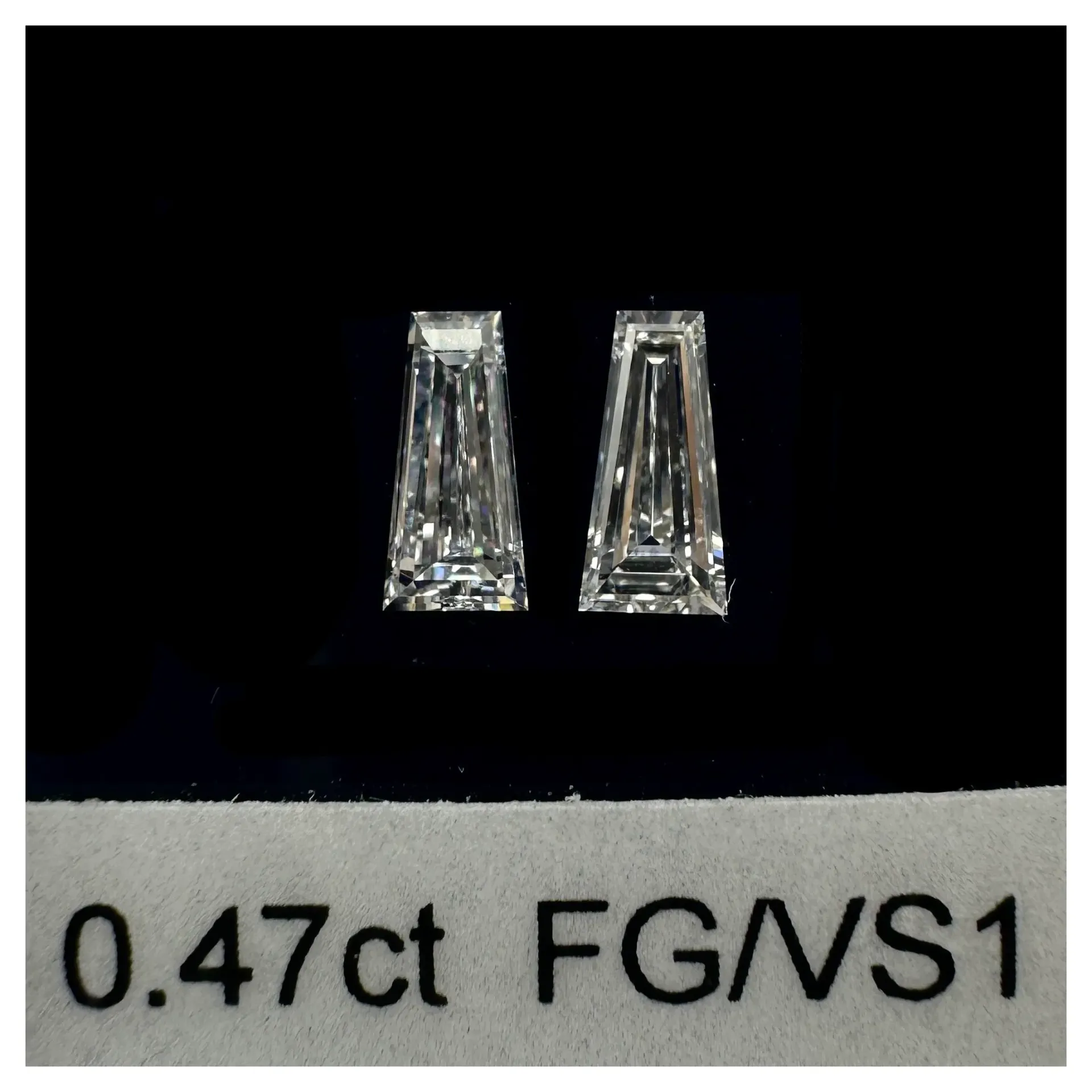 0.47ct matched pair taper baguettes