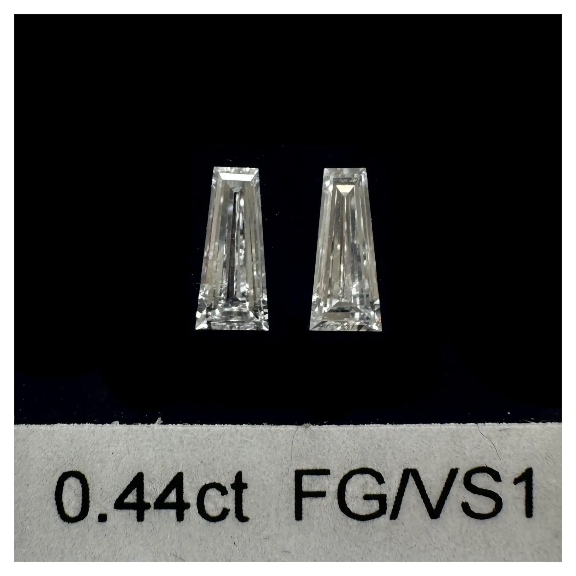 0.44ct matched pair taper baguettes