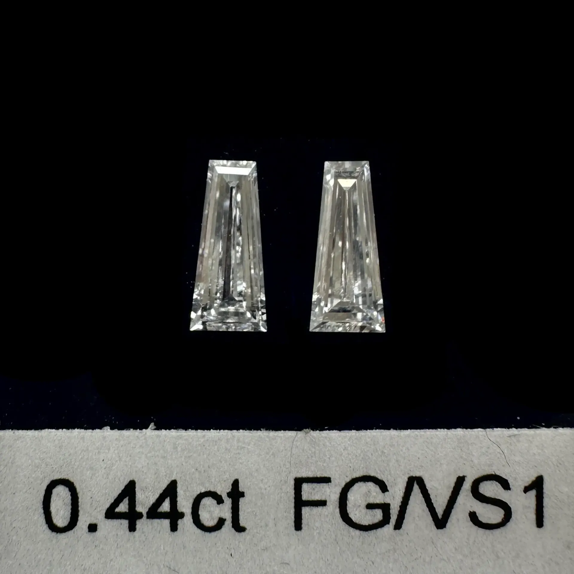 0.44ct matched pair taper baguettes
