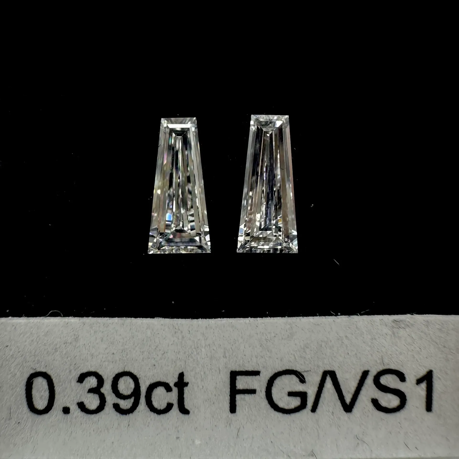 0.39ct matched pair taper baguettes