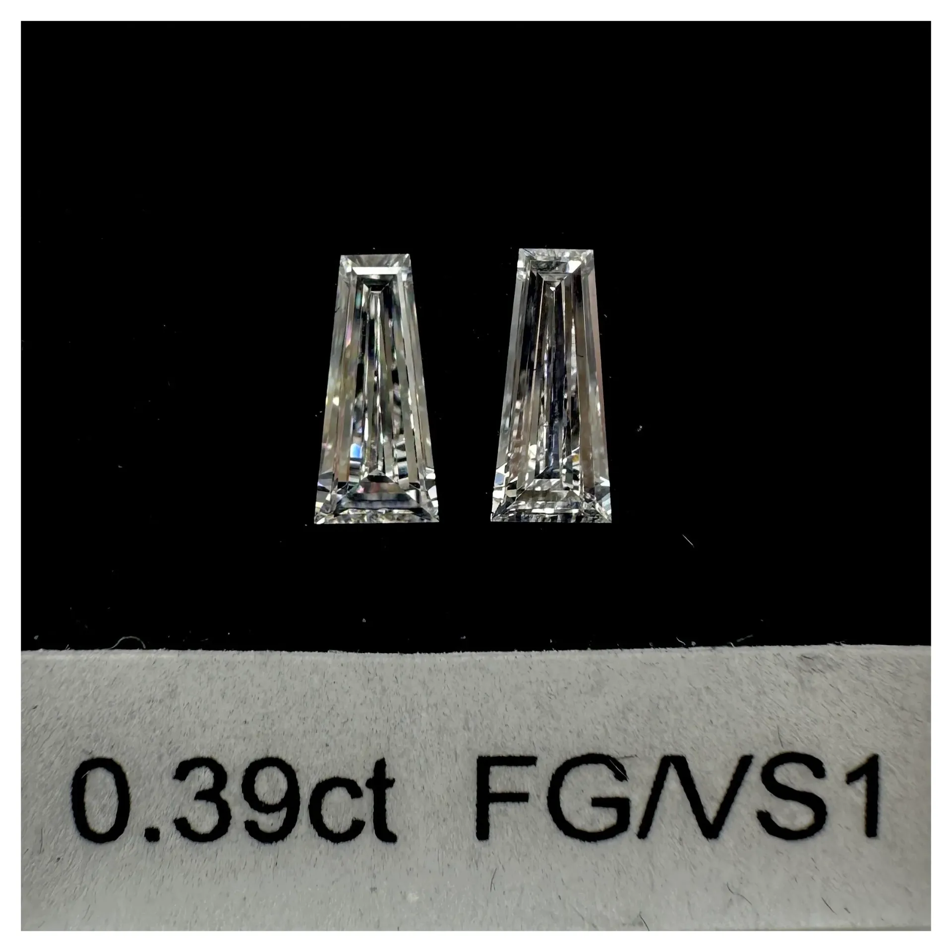 0.39ct matched pair taper baguettes