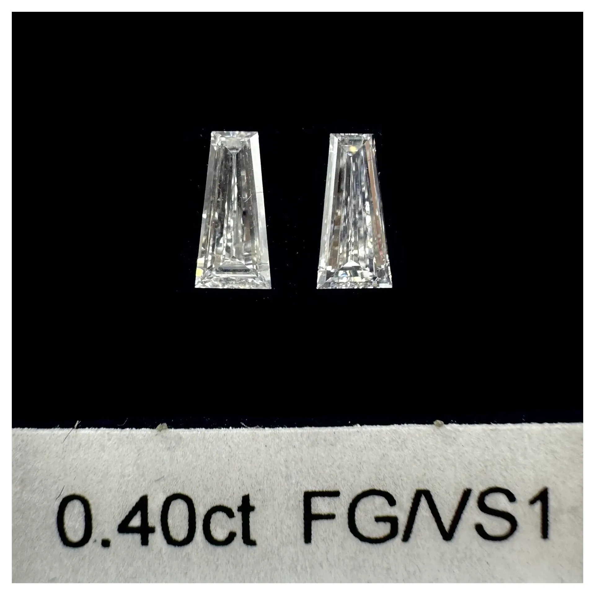 0.40ct matched pair taper baguettes