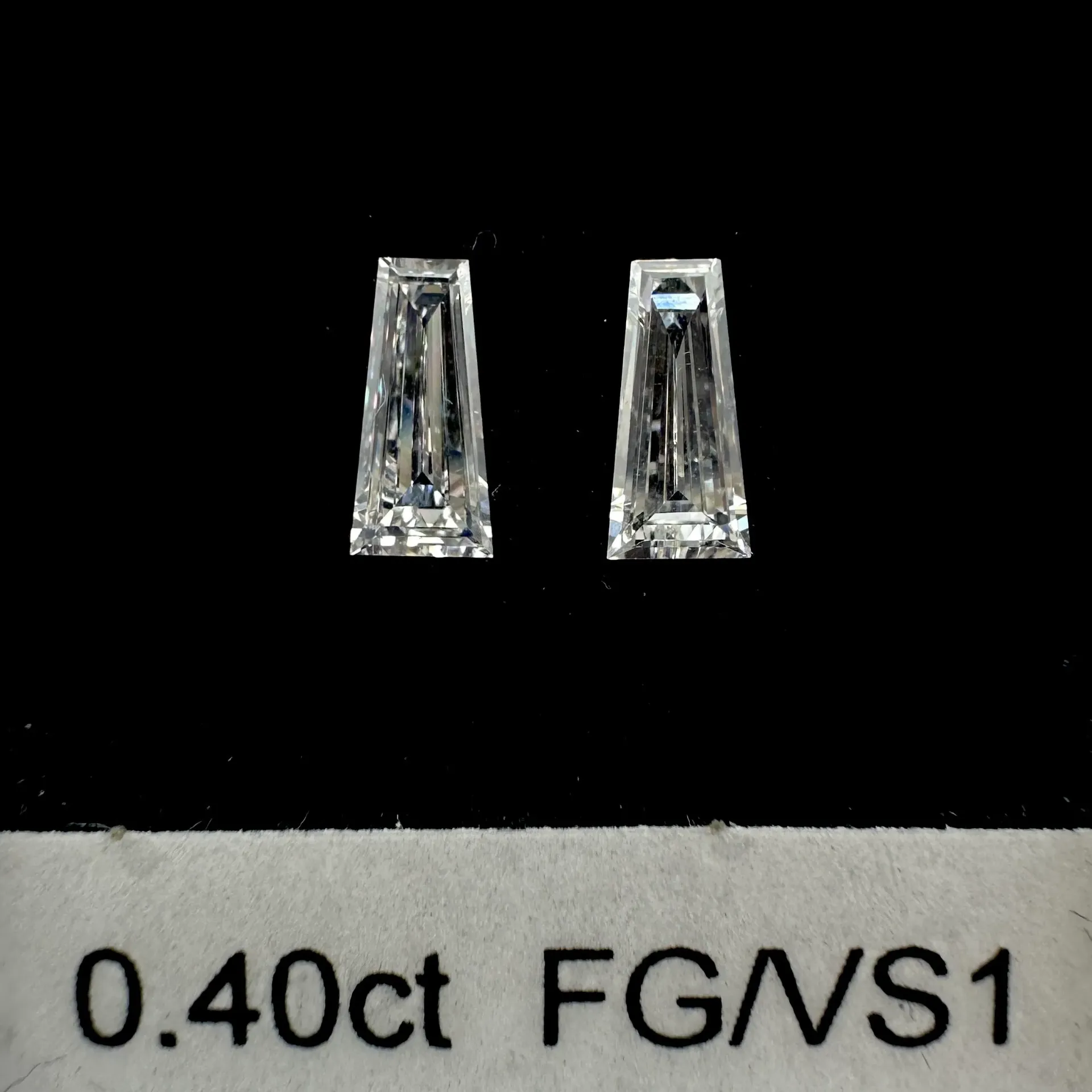 0.40ct matched pair taper baguettes