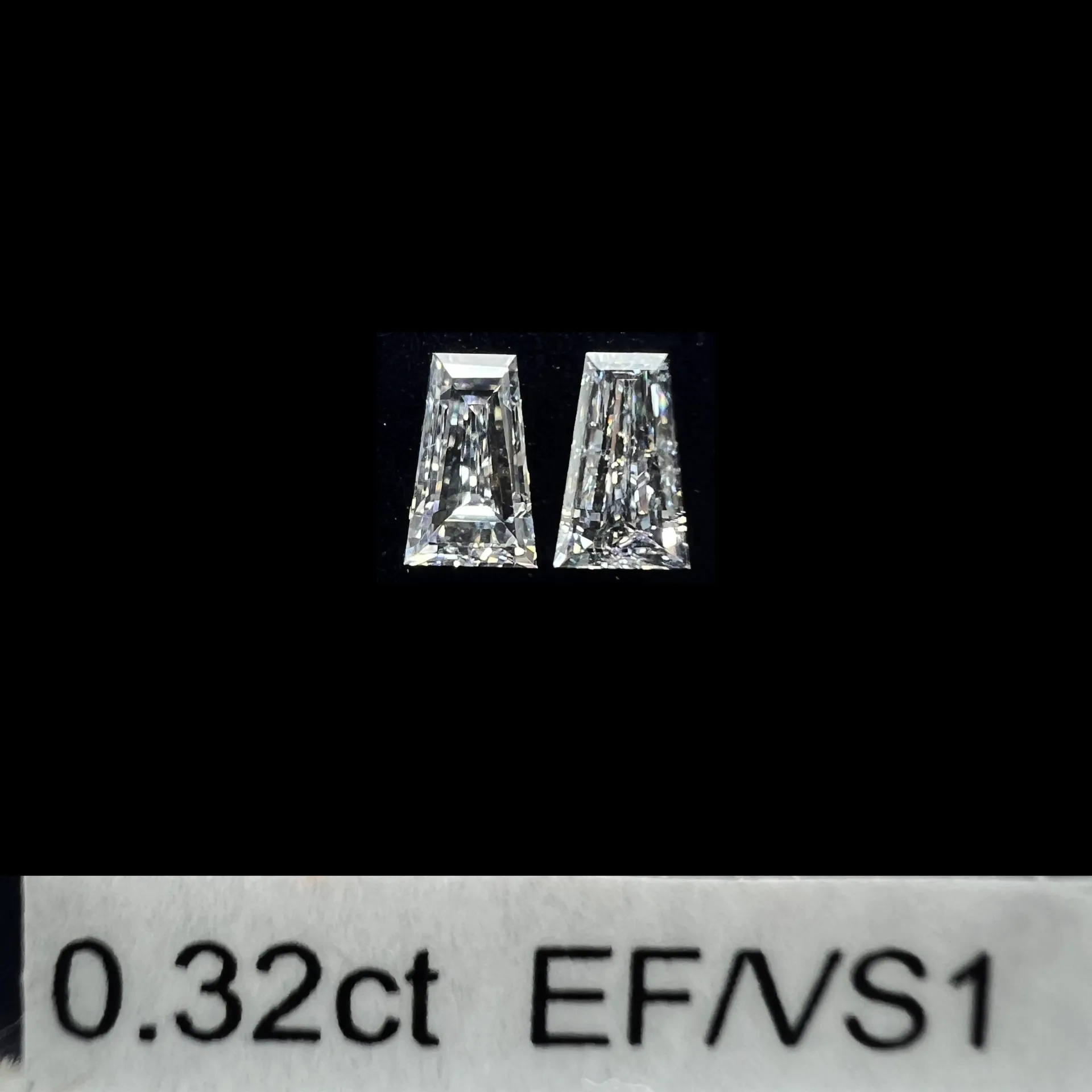 0.32ct matched pair taper baguette LAB