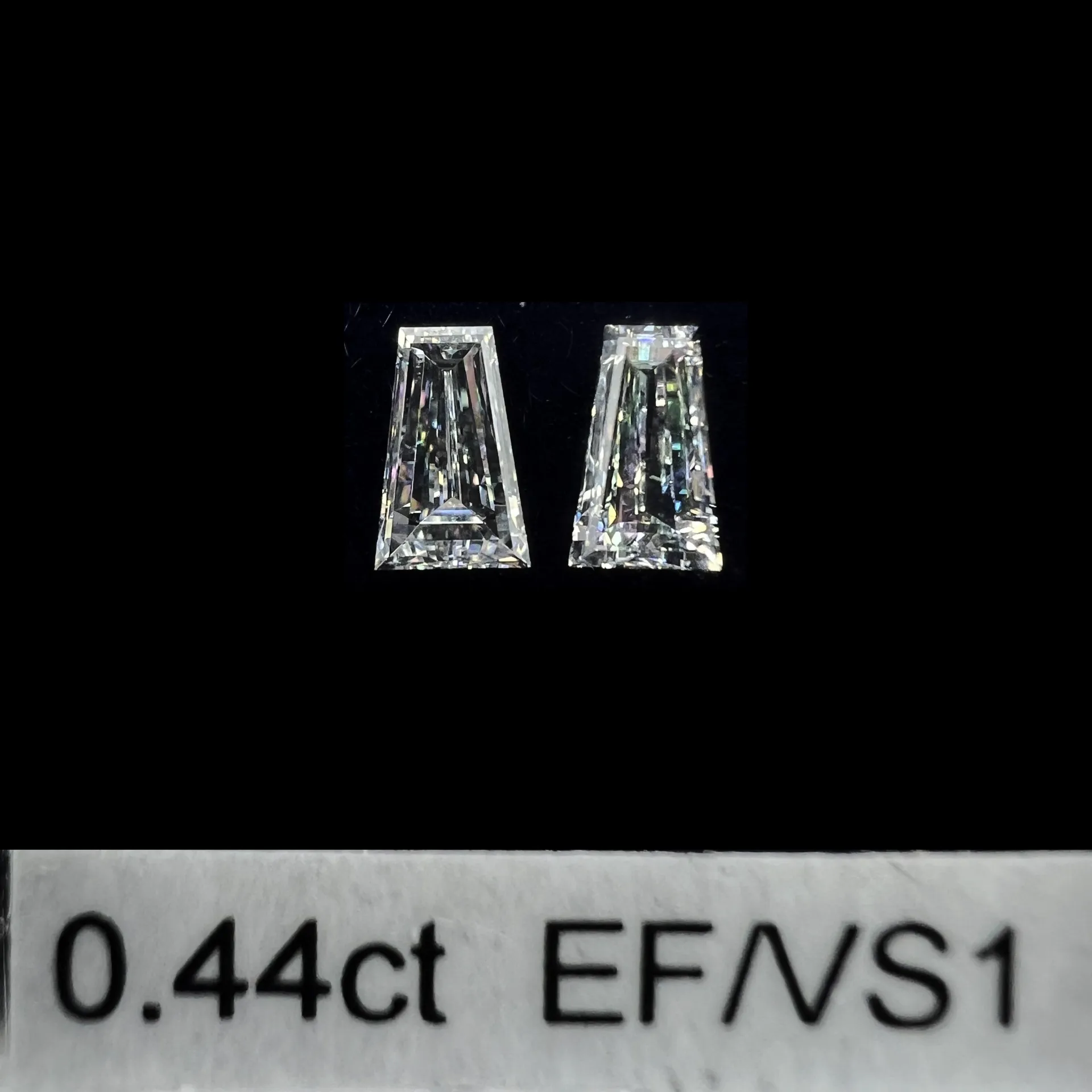 0.44ct matched pair taper baguette LAB