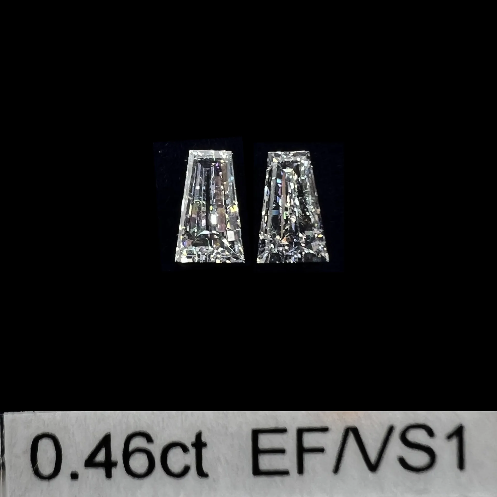 0.46ct matched pair taper baguettes LAB